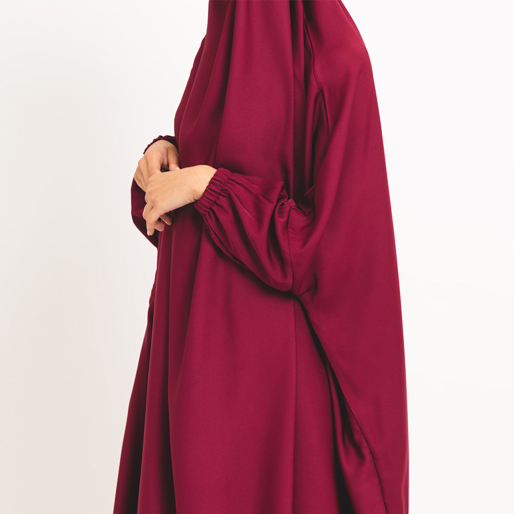Khimar color bacca con polsini elastici e laccio di sicurezza sul retro
