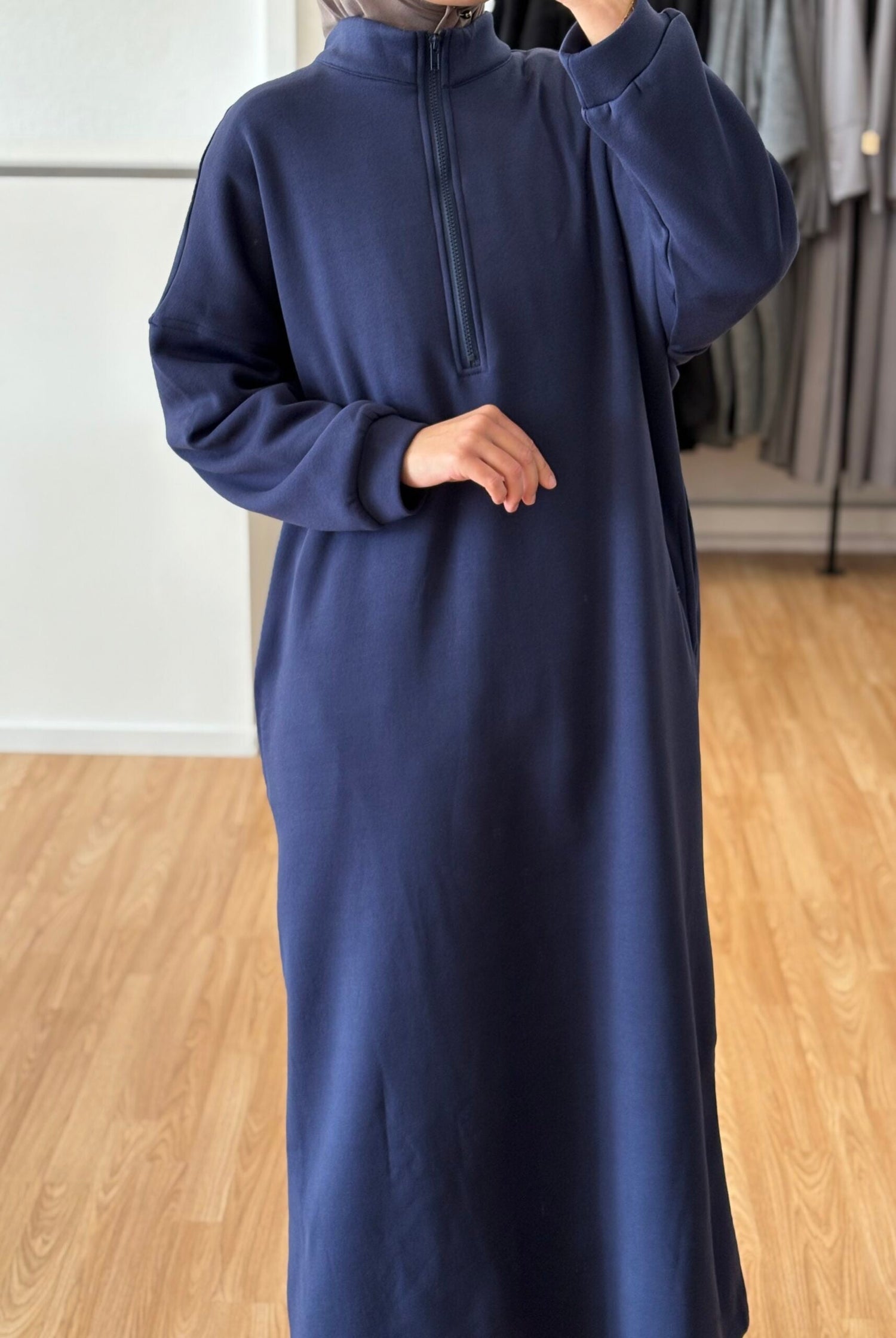 Abito in maglia con cerniera