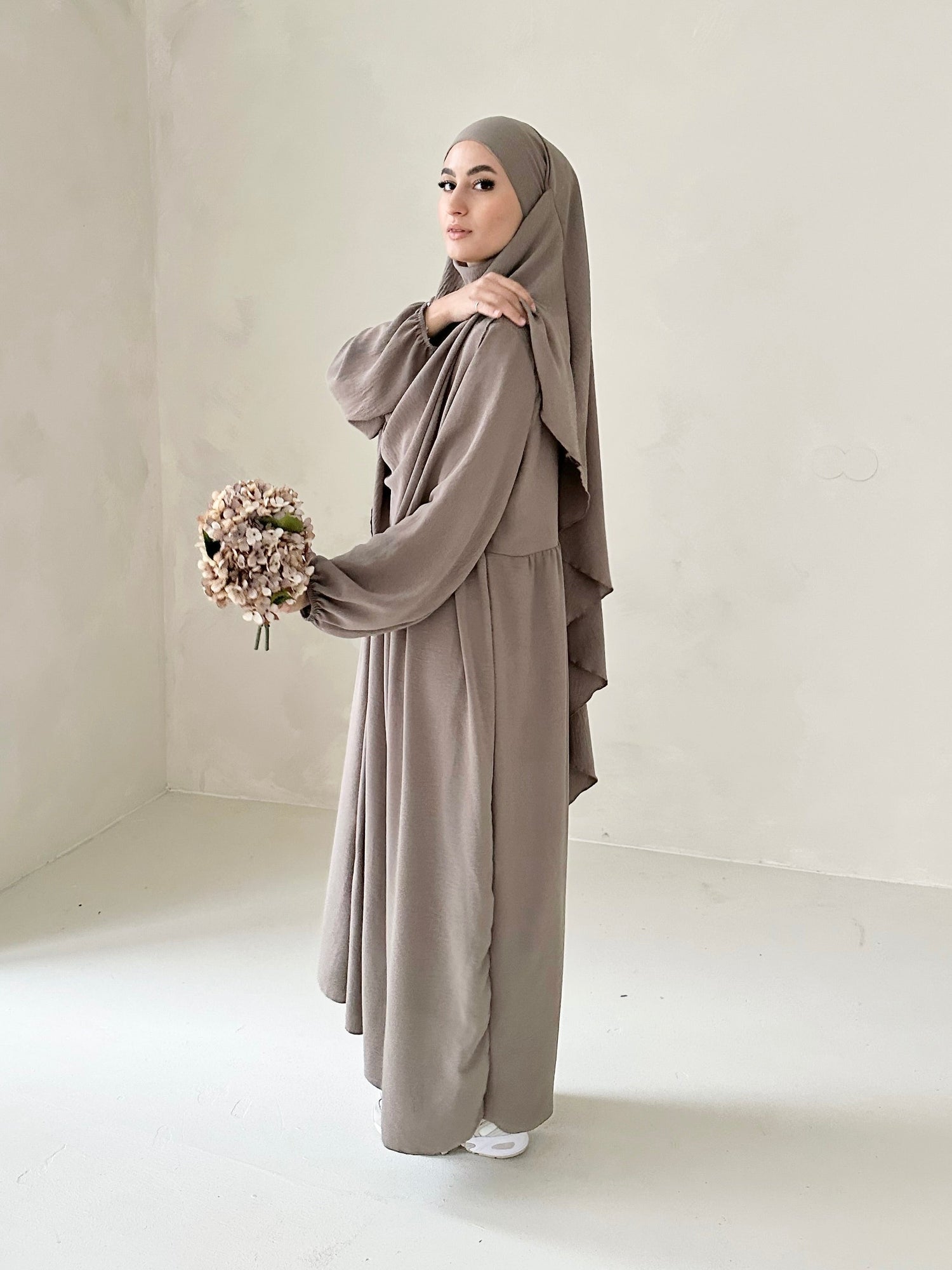 Set Abaya GIORNALIERO con khimar 